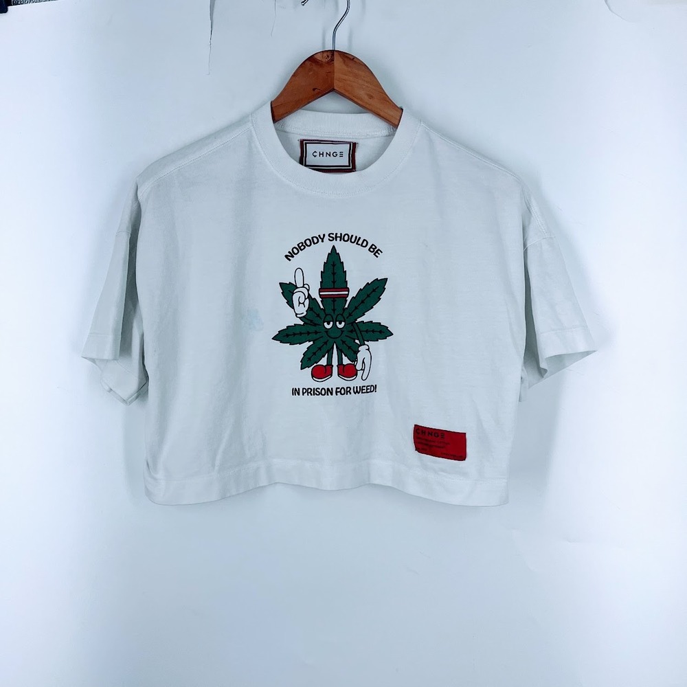 CHNGE White Organic Cotton Graphic Crop Top Nobody Should Be In Prison For Weed